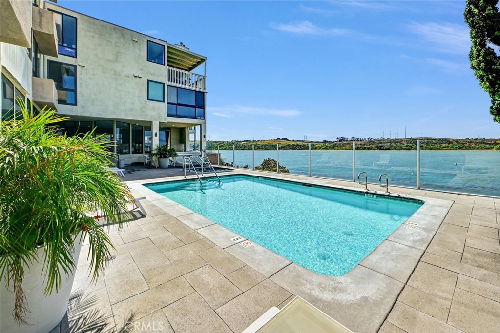 4513 Cove Drive 17