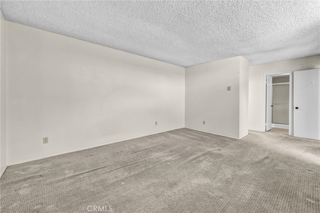 4513 Cove Drive 17