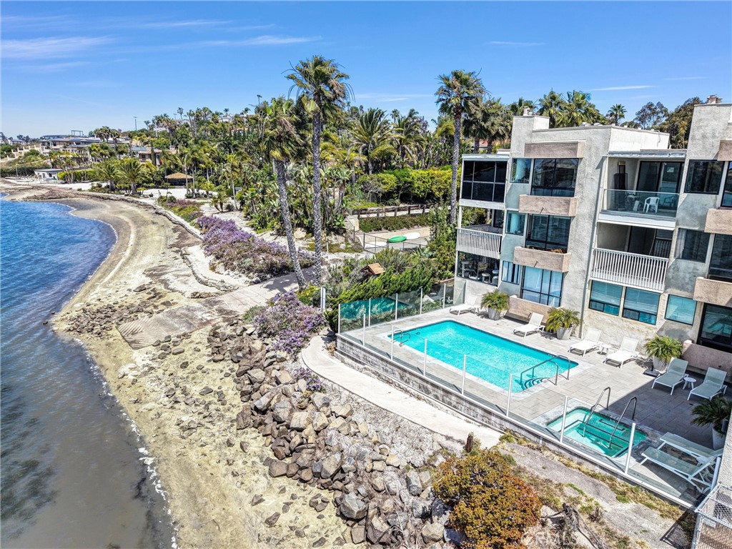 4513 Cove Drive 17