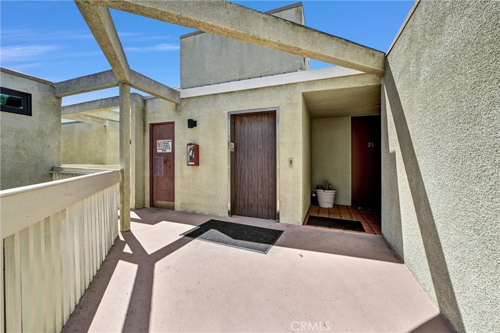 4513 Cove Drive 17