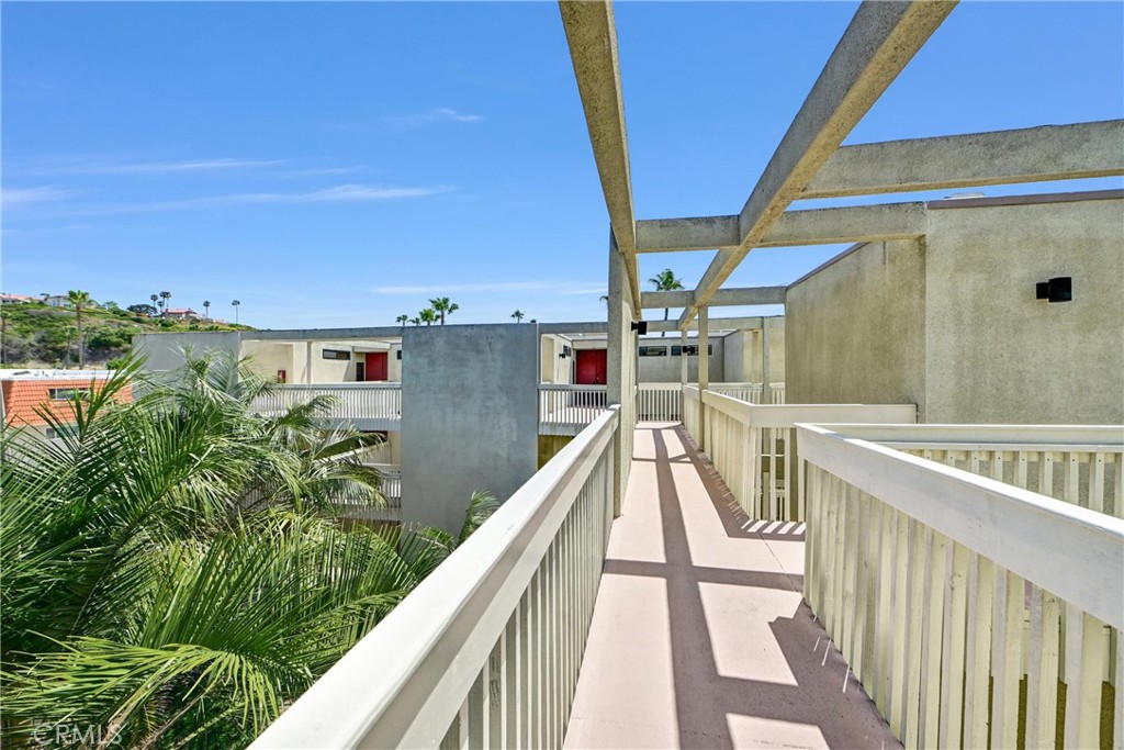 4513 Cove Drive 17