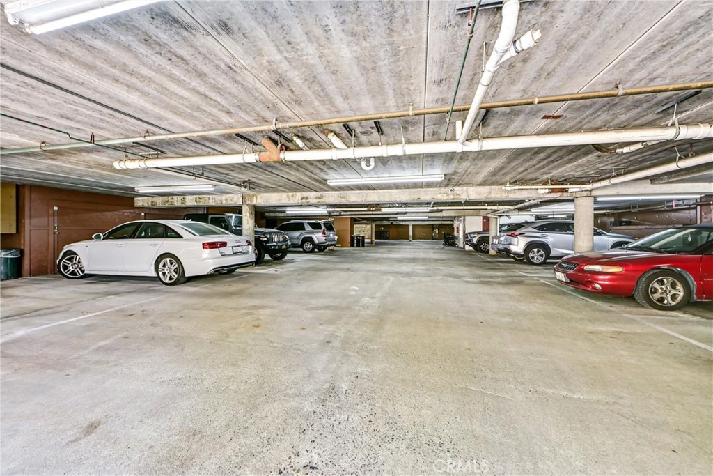 4513 Cove Drive 17