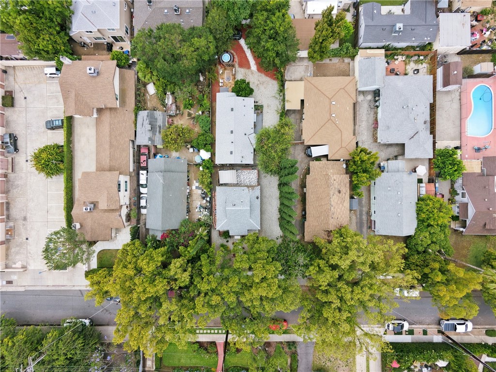 261 N Oak