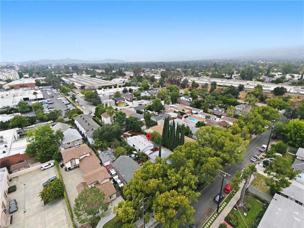 261 N Oak