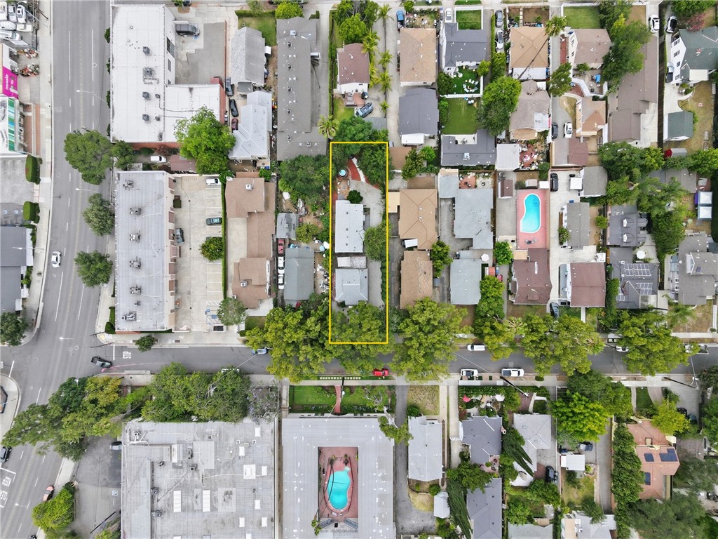 261 N Oak
