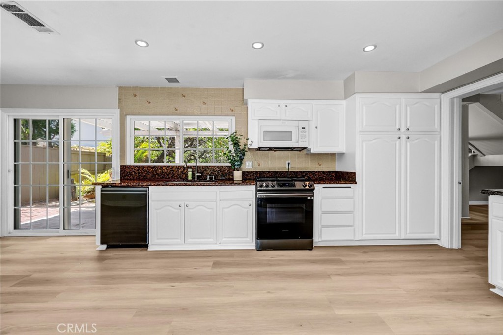 4 Hickory Tree Lane