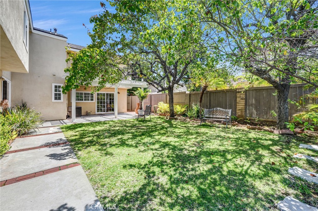 4 Hickory Tree Lane