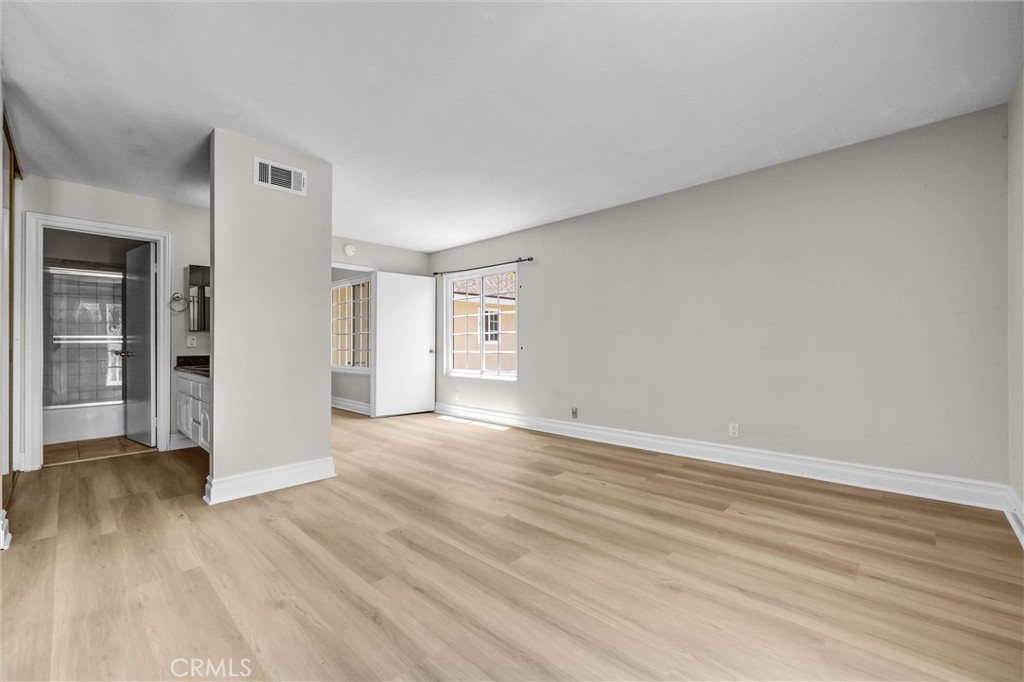 4 Hickory Tree Lane