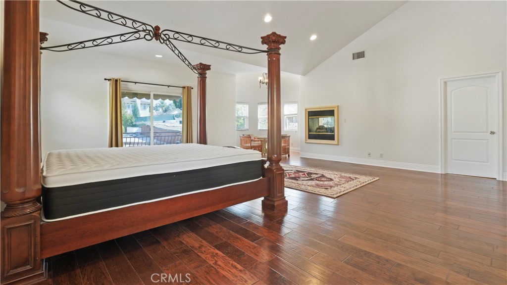 5128 Avenida Hacienda