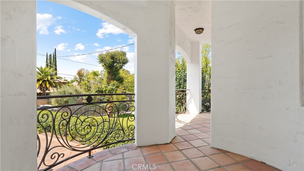 5128 Avenida Hacienda