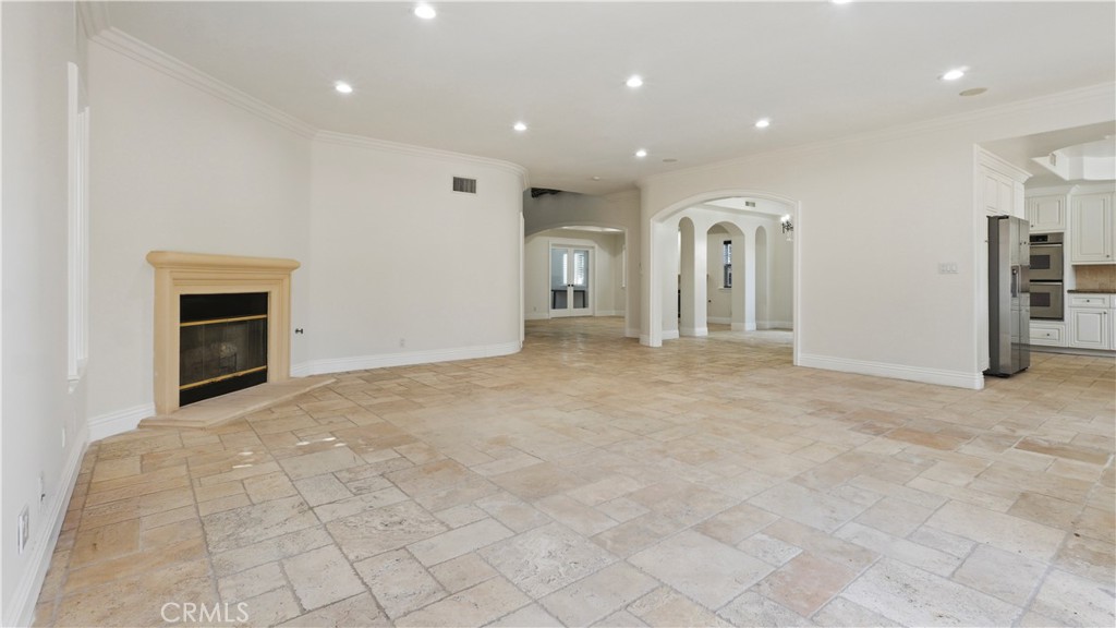 5128 Avenida Hacienda
