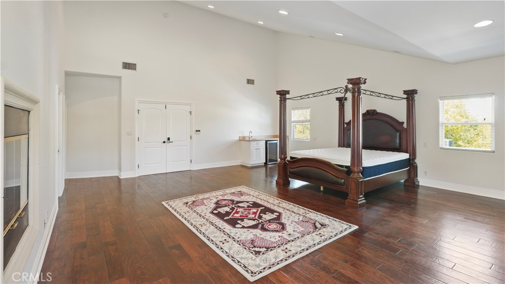 5128 Avenida Hacienda