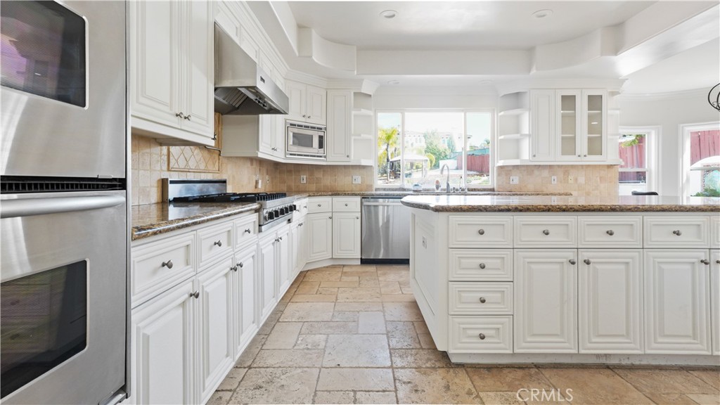 5128 Avenida Hacienda