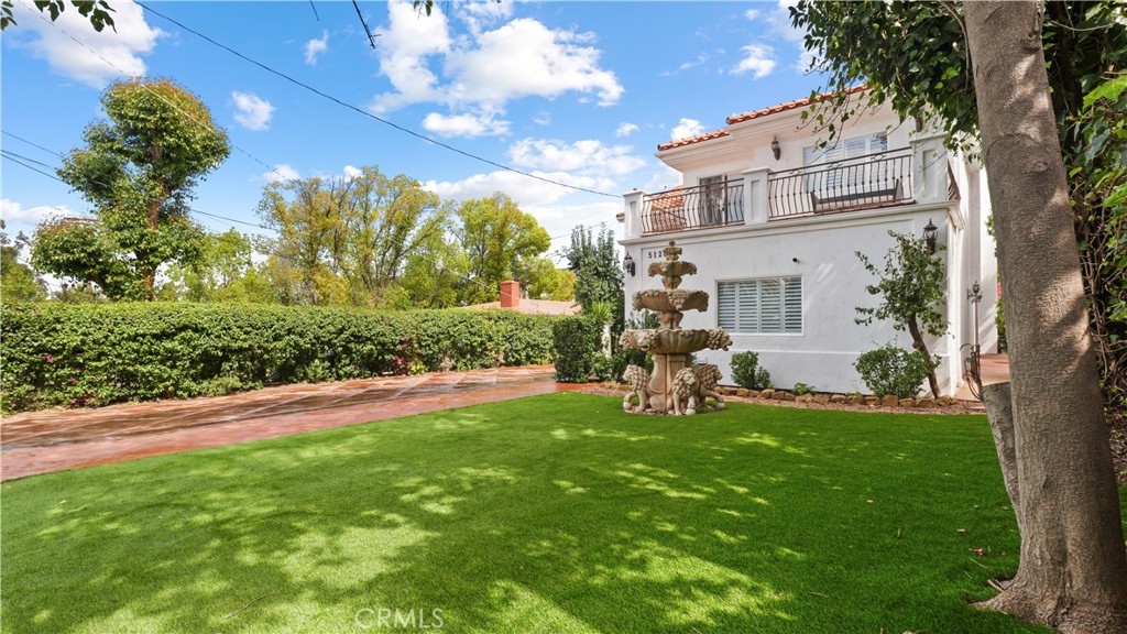 5128 Avenida Hacienda
