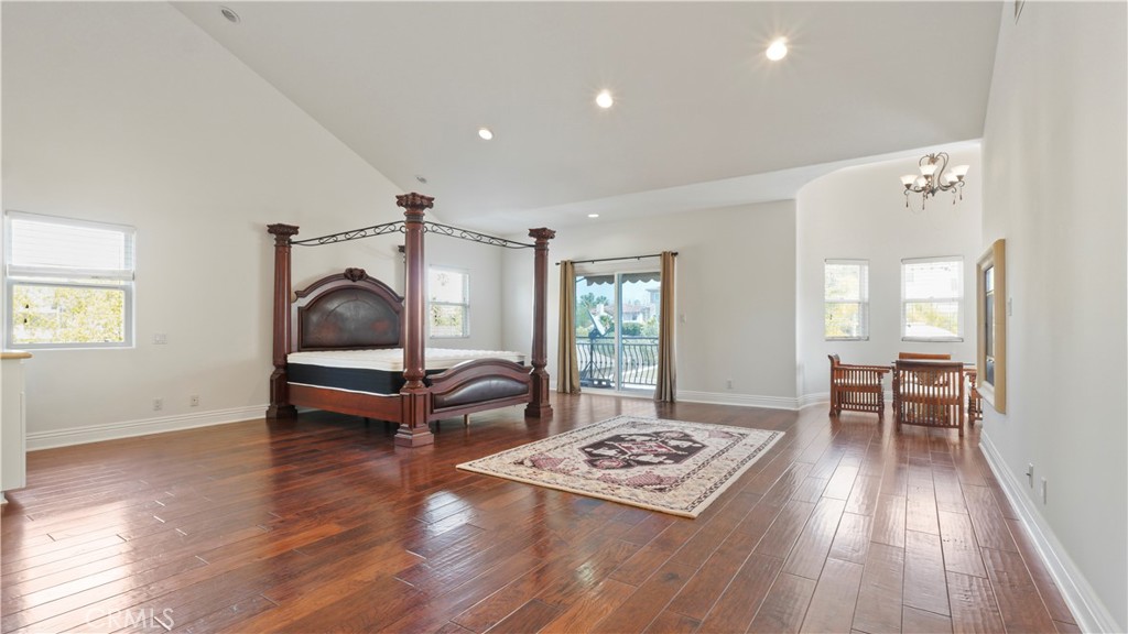 5128 Avenida Hacienda