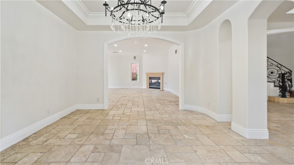 5128 Avenida Hacienda