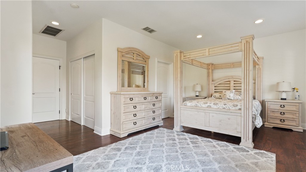 5128 Avenida Hacienda