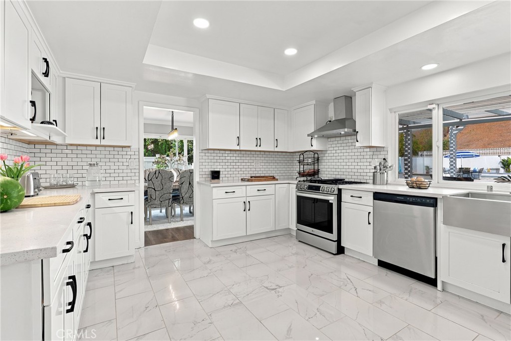 573 N Jalapa