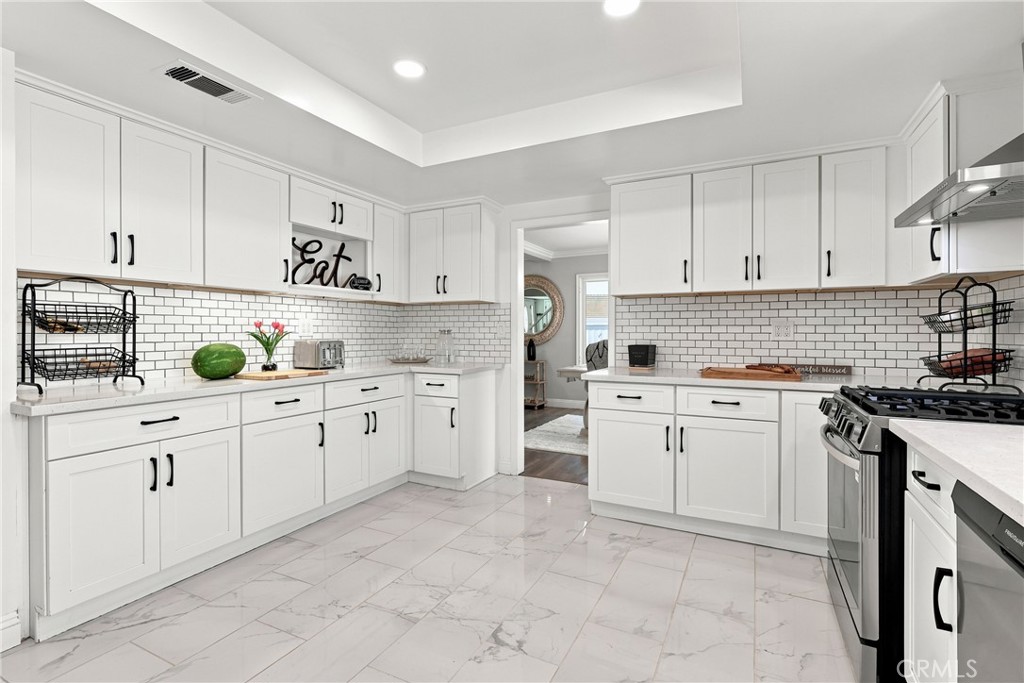 573 N Jalapa