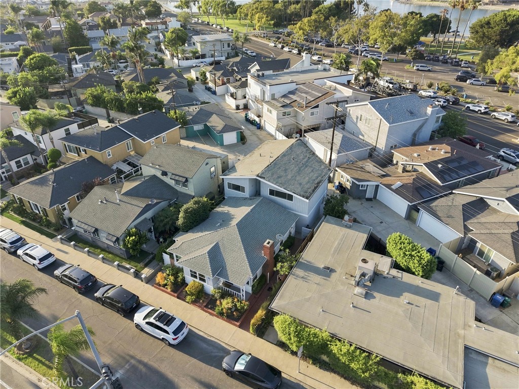 5829 E 2nd