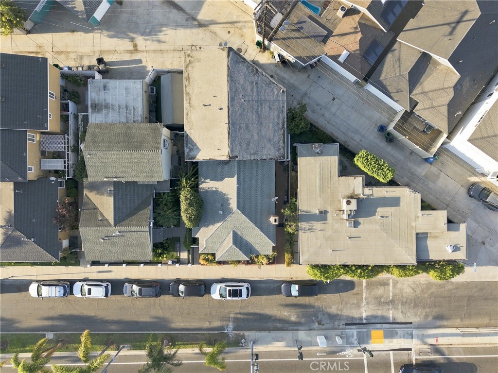 5829 E 2nd