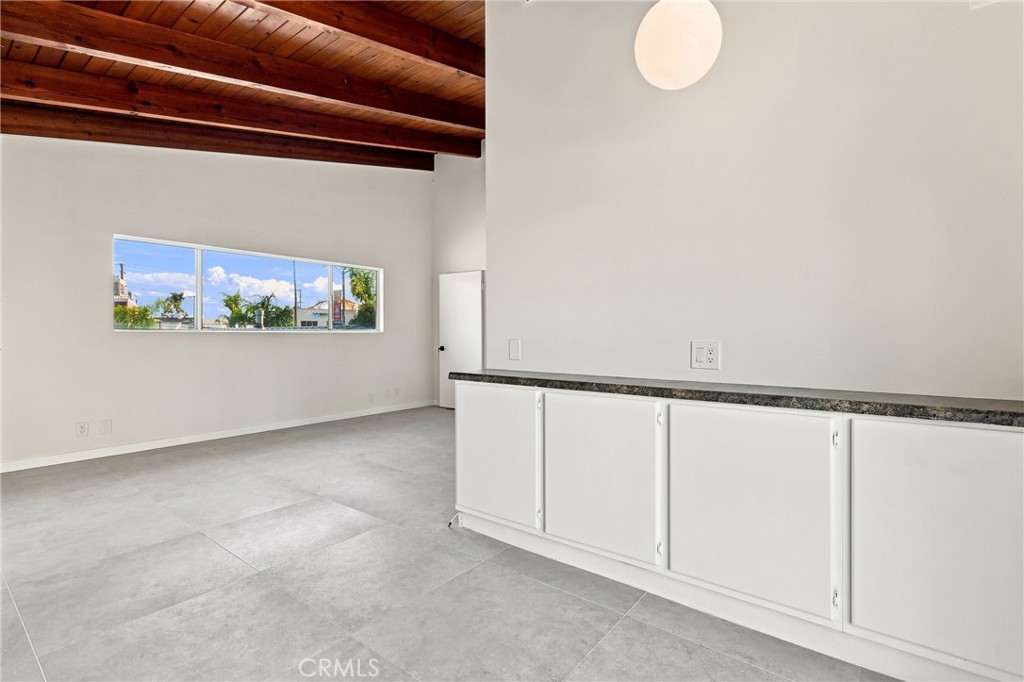 5829 E 2nd