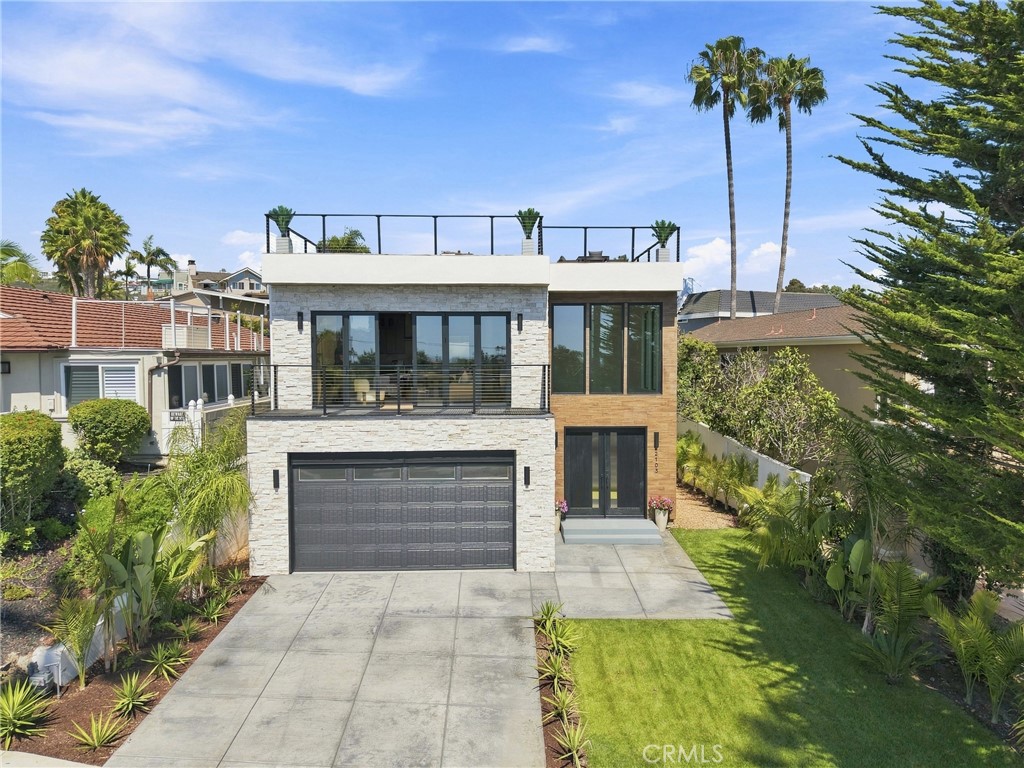 2103 Ola Vista