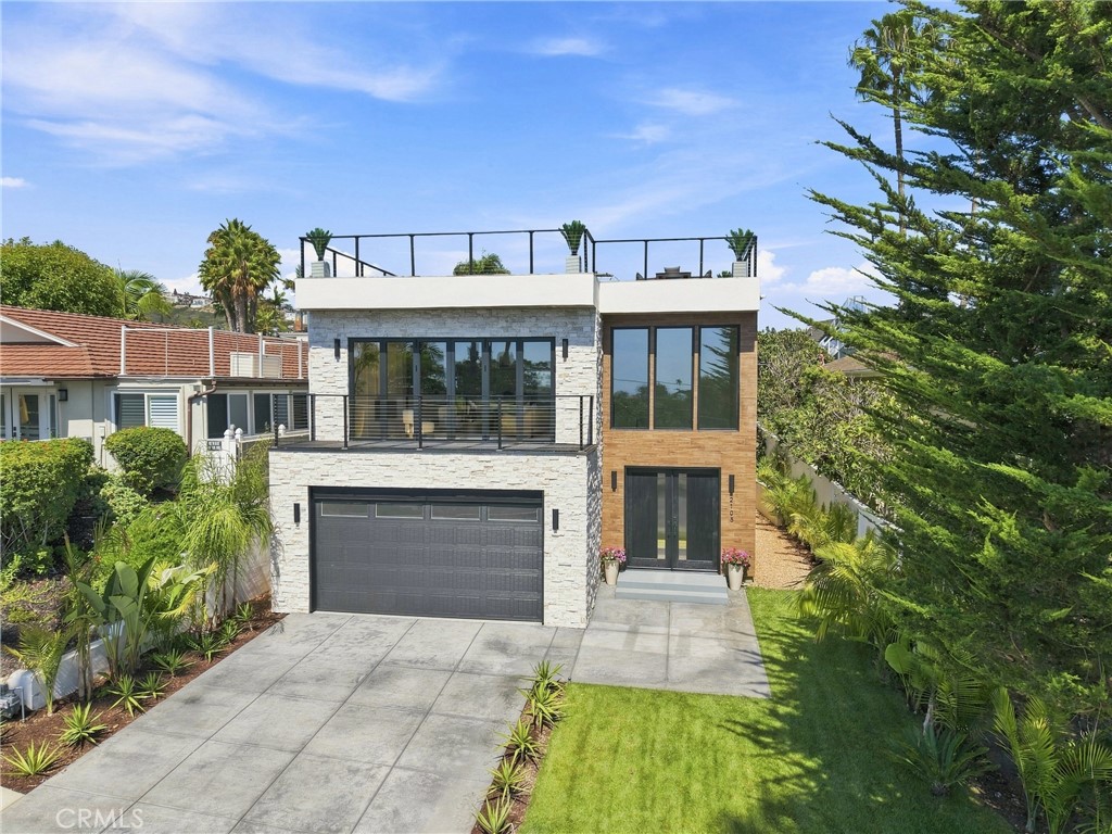2103 Ola Vista