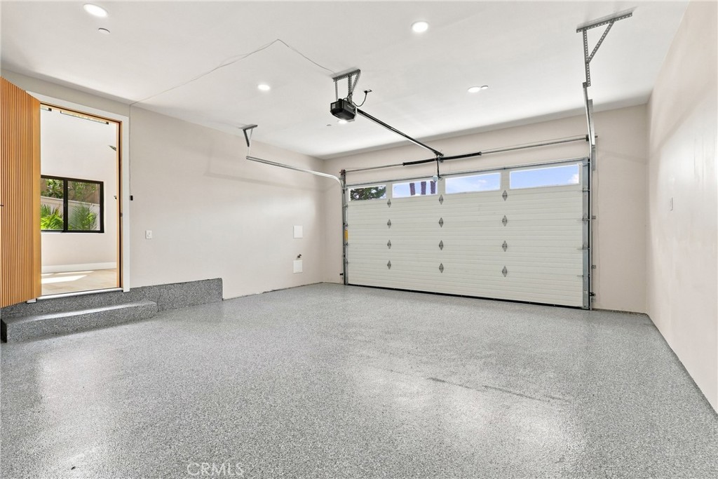 2103 Ola Vista