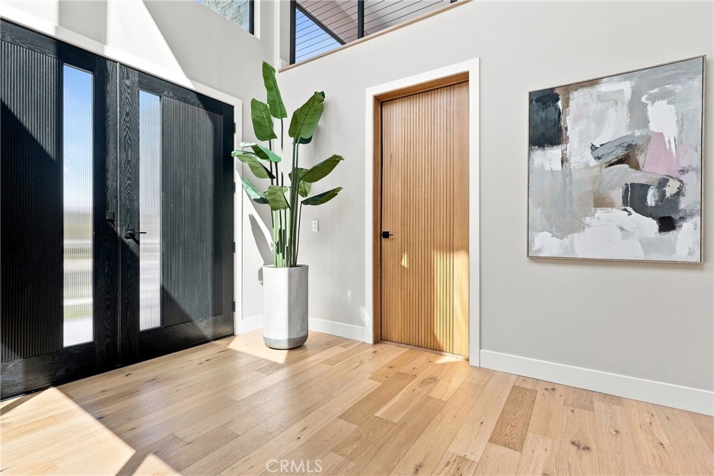 2103 Ola Vista