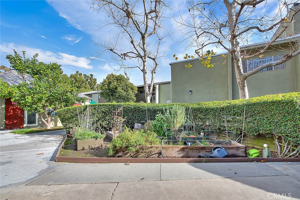4822 Hollow Corner