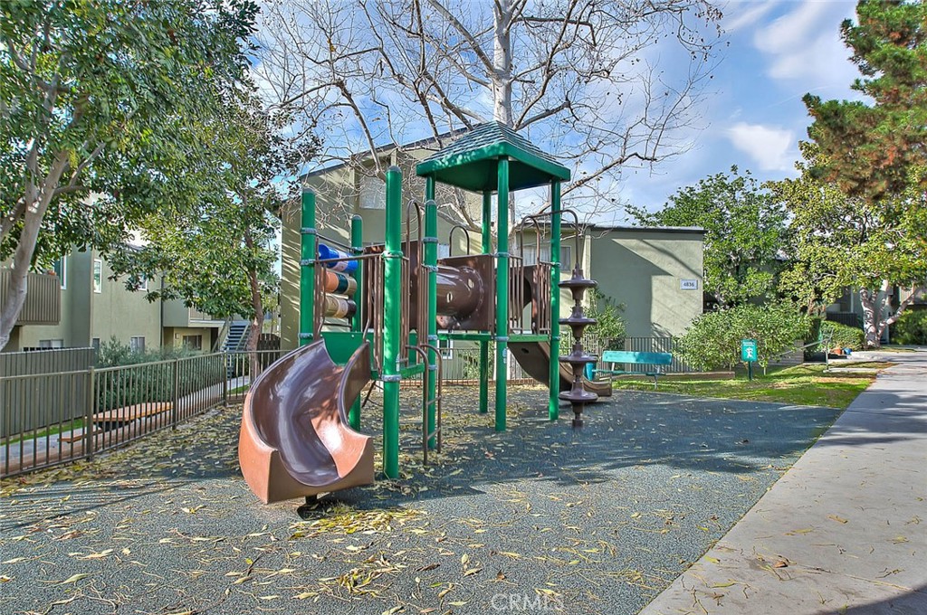 4822 Hollow Corner
