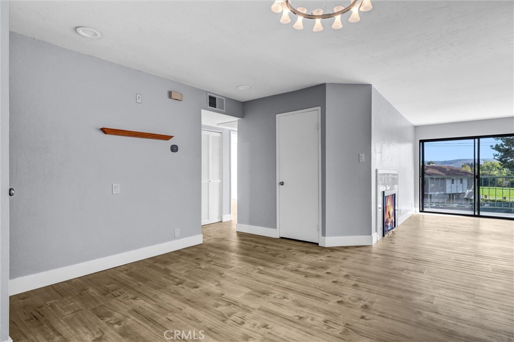 2207 Apricot