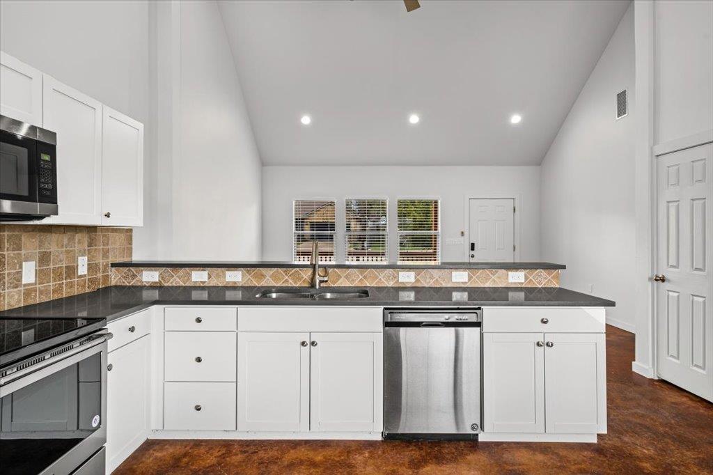 9913 Little Creek CIR