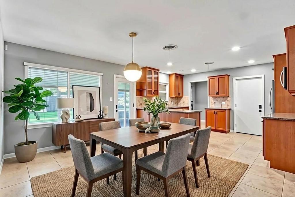 1405 Briarcliff BLVD