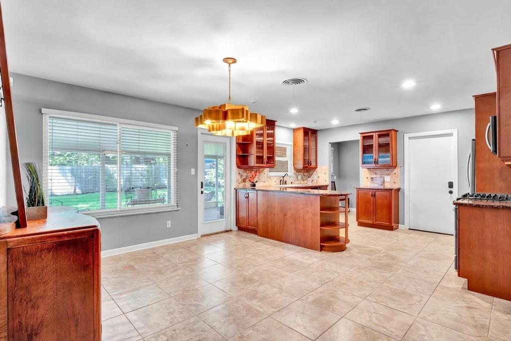 1405 Briarcliff BLVD