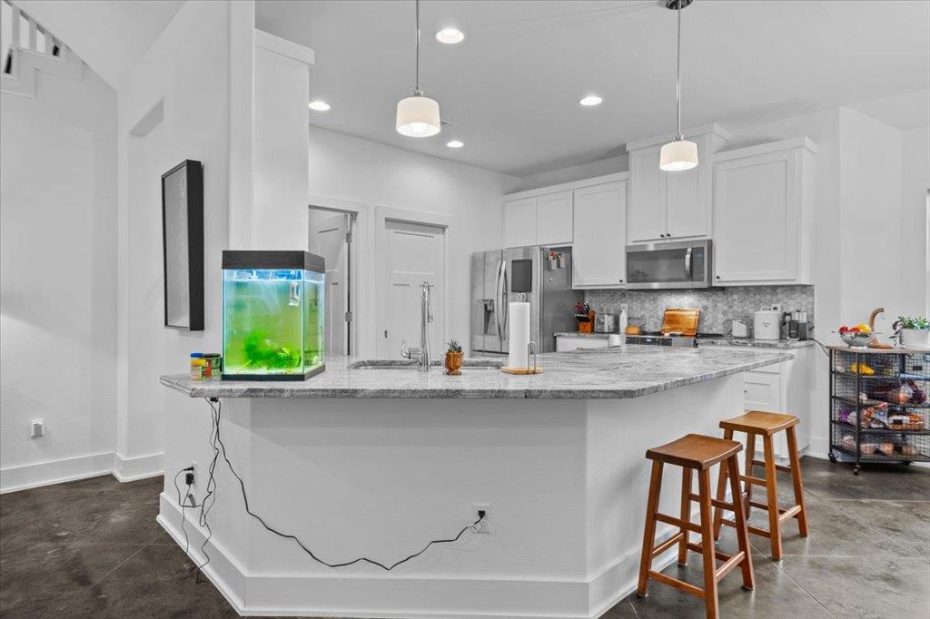 10304 Twin Lake CIR