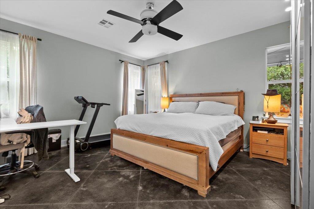 10304 Twin Lake CIR