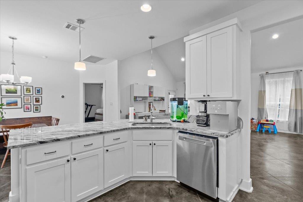 10304 Twin Lake CIR