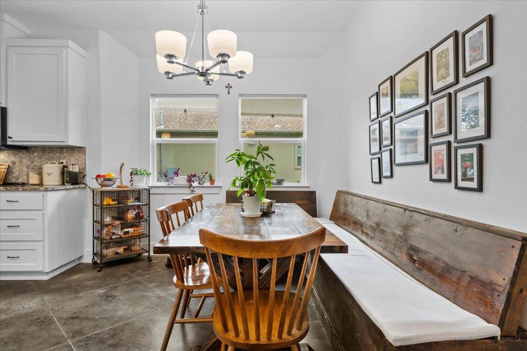 10304 Twin Lake CIR