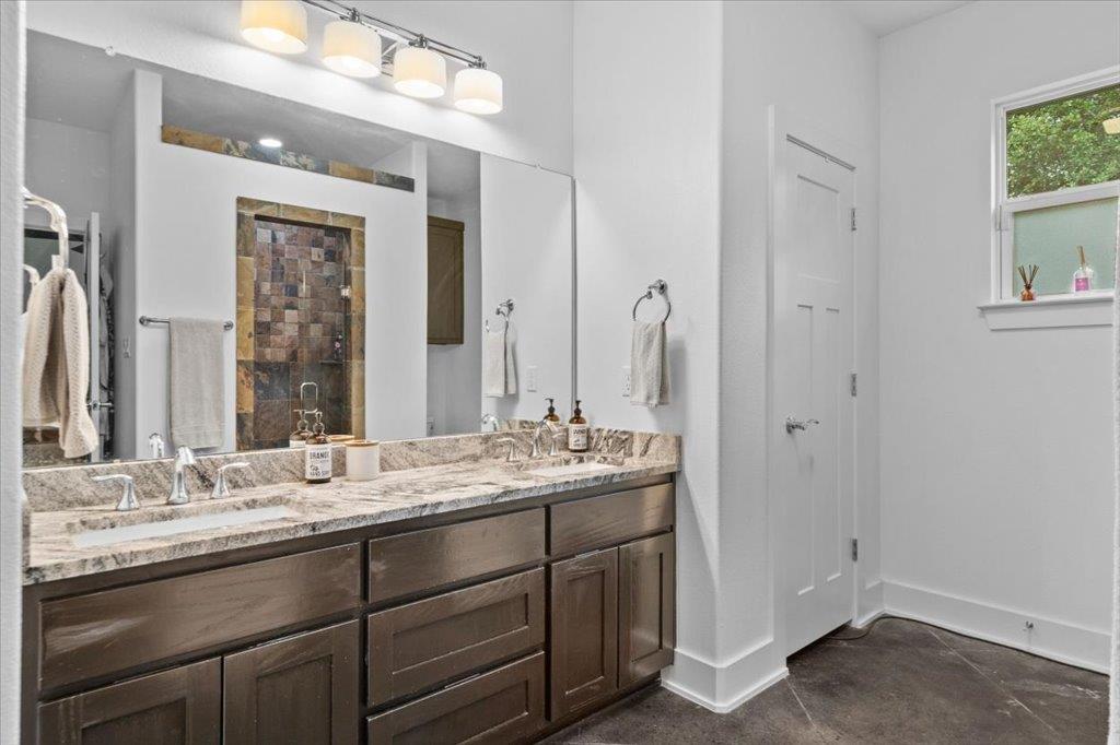 10304 Twin Lake CIR