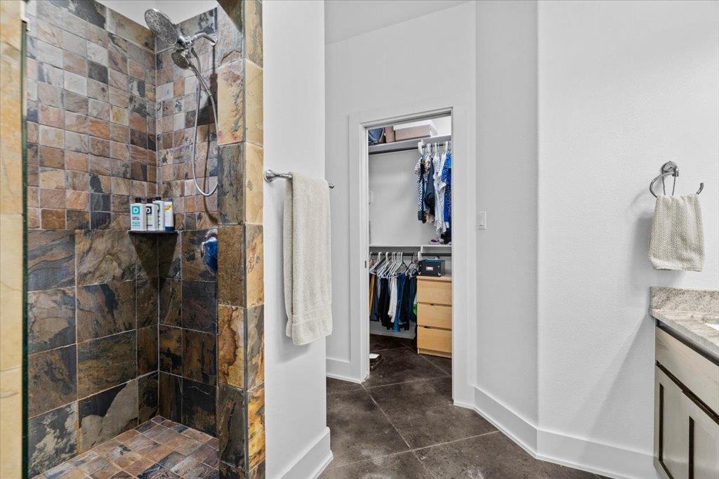 10304 Twin Lake CIR