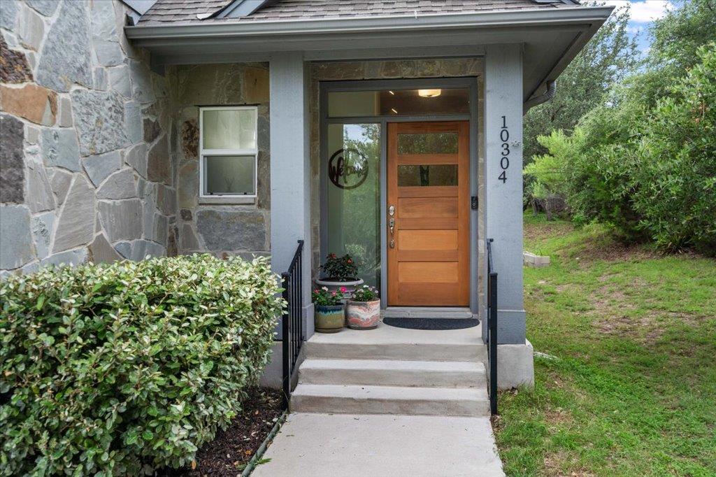 10304 Twin Lake CIR