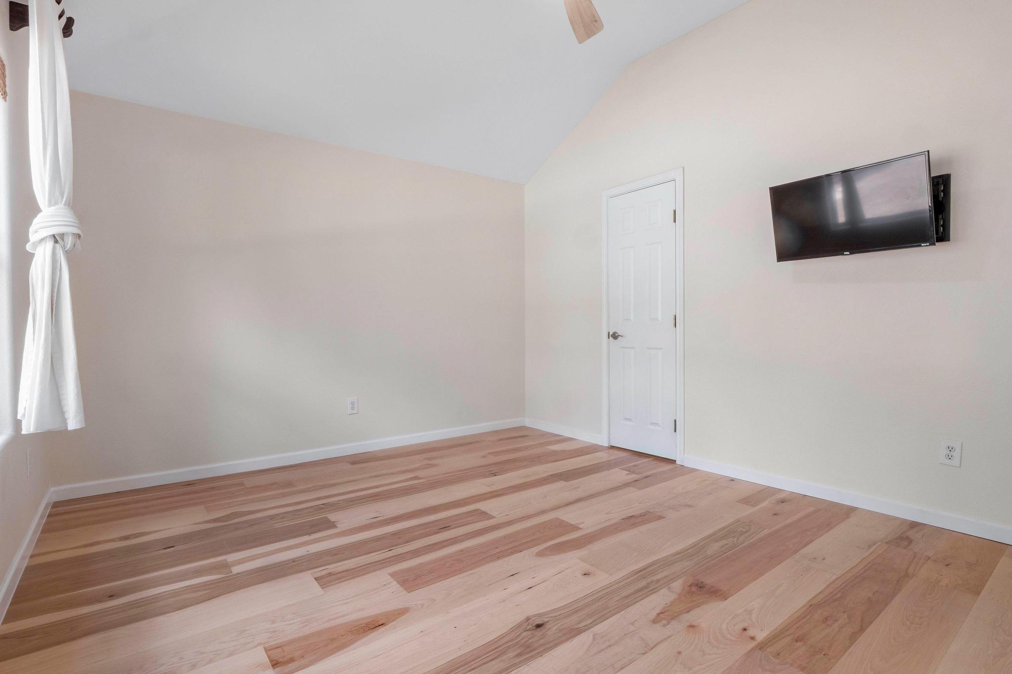 10213 Thomas Lane