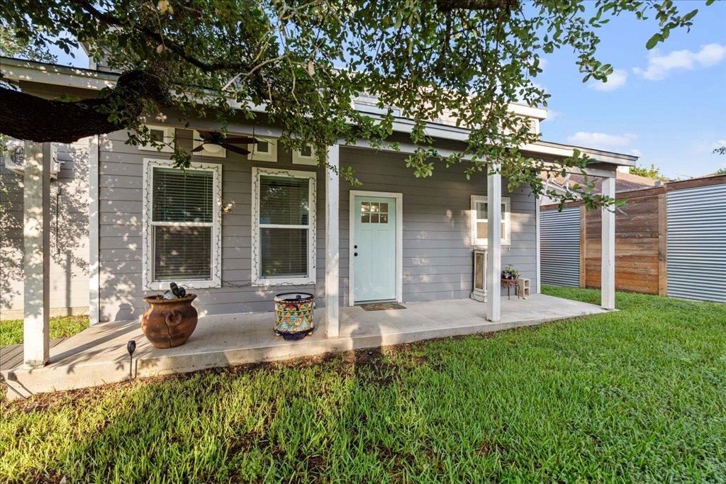 10213 Thomas Lane