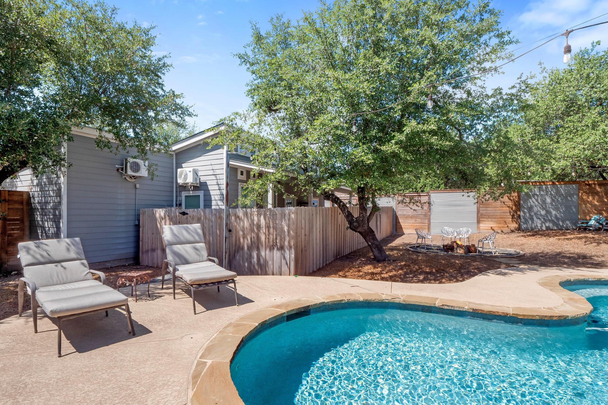 10213 Thomas Lane