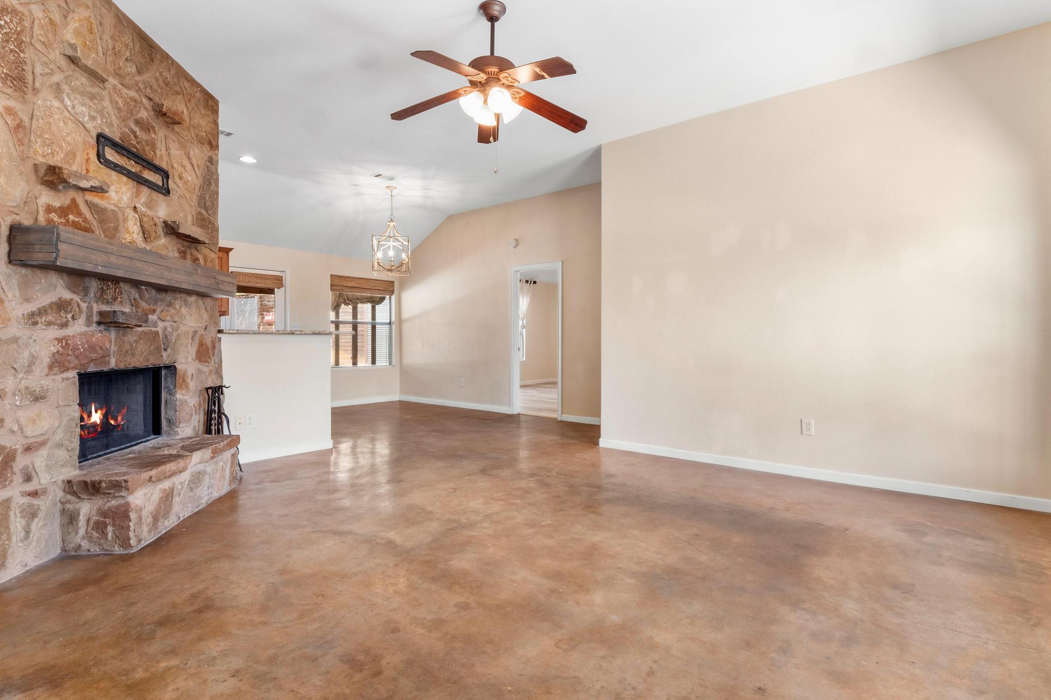 10213 Thomas Lane