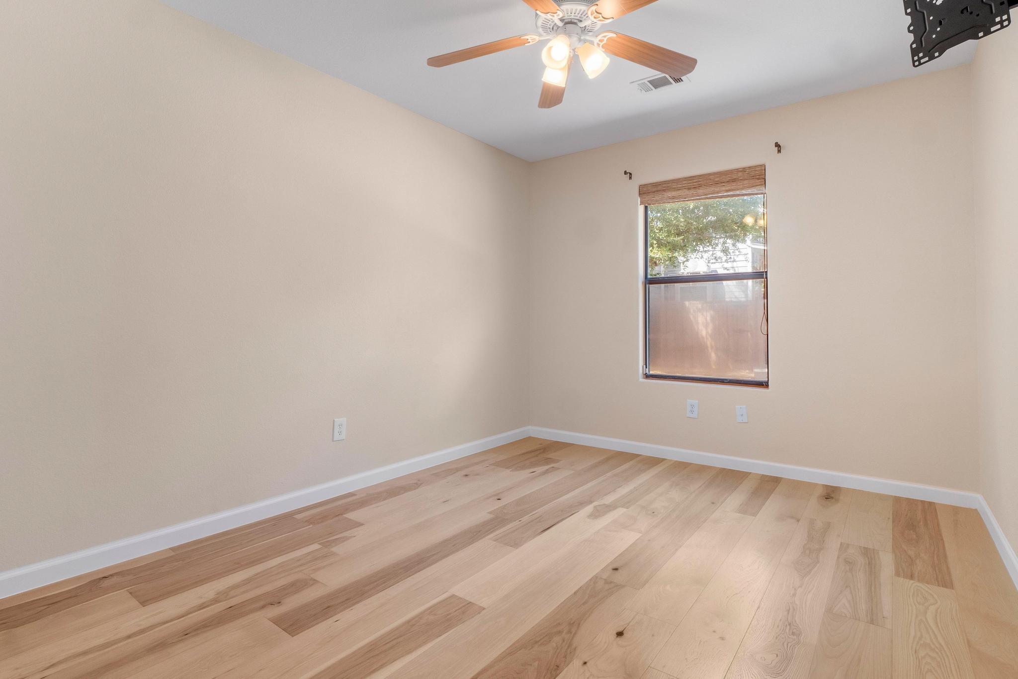 10213 Thomas Lane