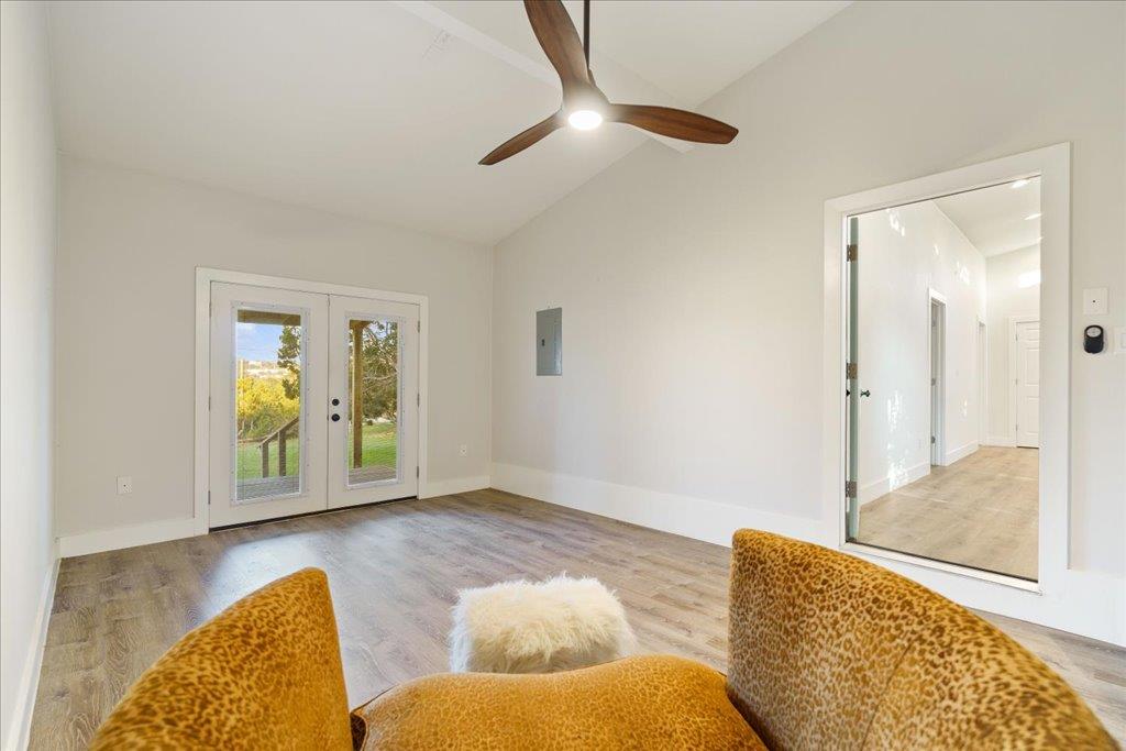 10213 Thomas Lane