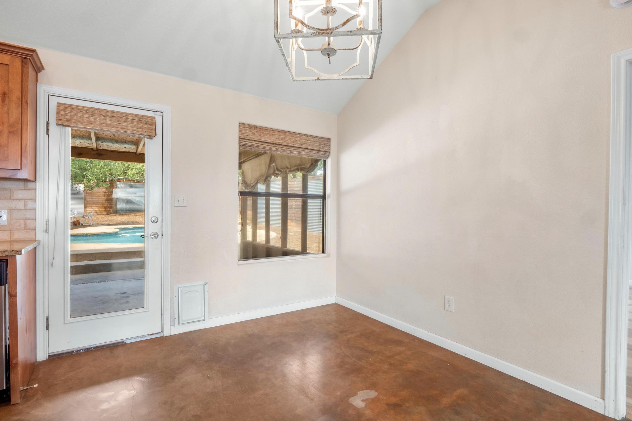 10213 Thomas Lane